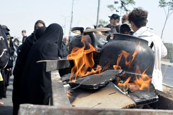 پیاده روی دلدادگان اربعین حسینی ع در اسلامشهر به سوی امامزاده اسماعیل