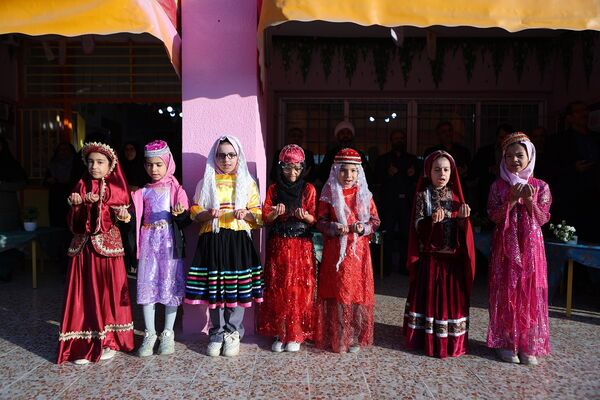 مراسم صبحگاه دبستان شاهد شهید سلطانی ناحیه یک کرج 