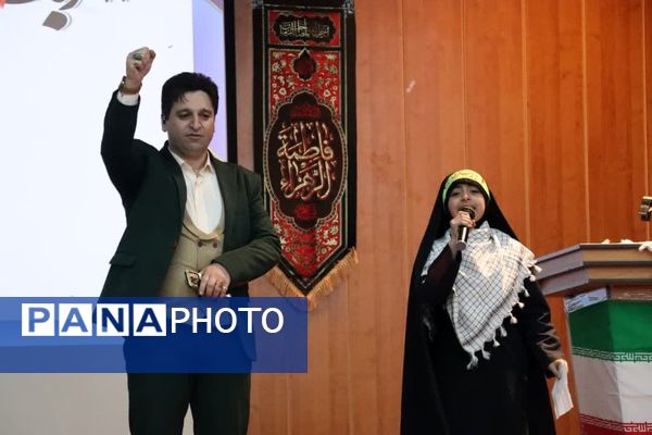 تجمع دانش‌آموزان آموزشگاه‌های شمال غرب شیراز در روز دانش‌آموز