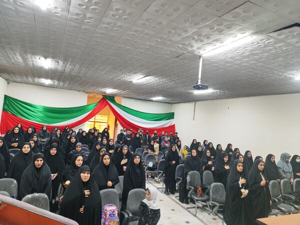 برگزاری کارگاه آموزشی معلم تحول آفرین در دبیرستان مشکوه نور