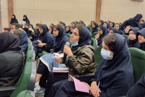 اولین جلسه هدایت تحصیلی دبیرستان پویش ناحیه ۳شیراز 