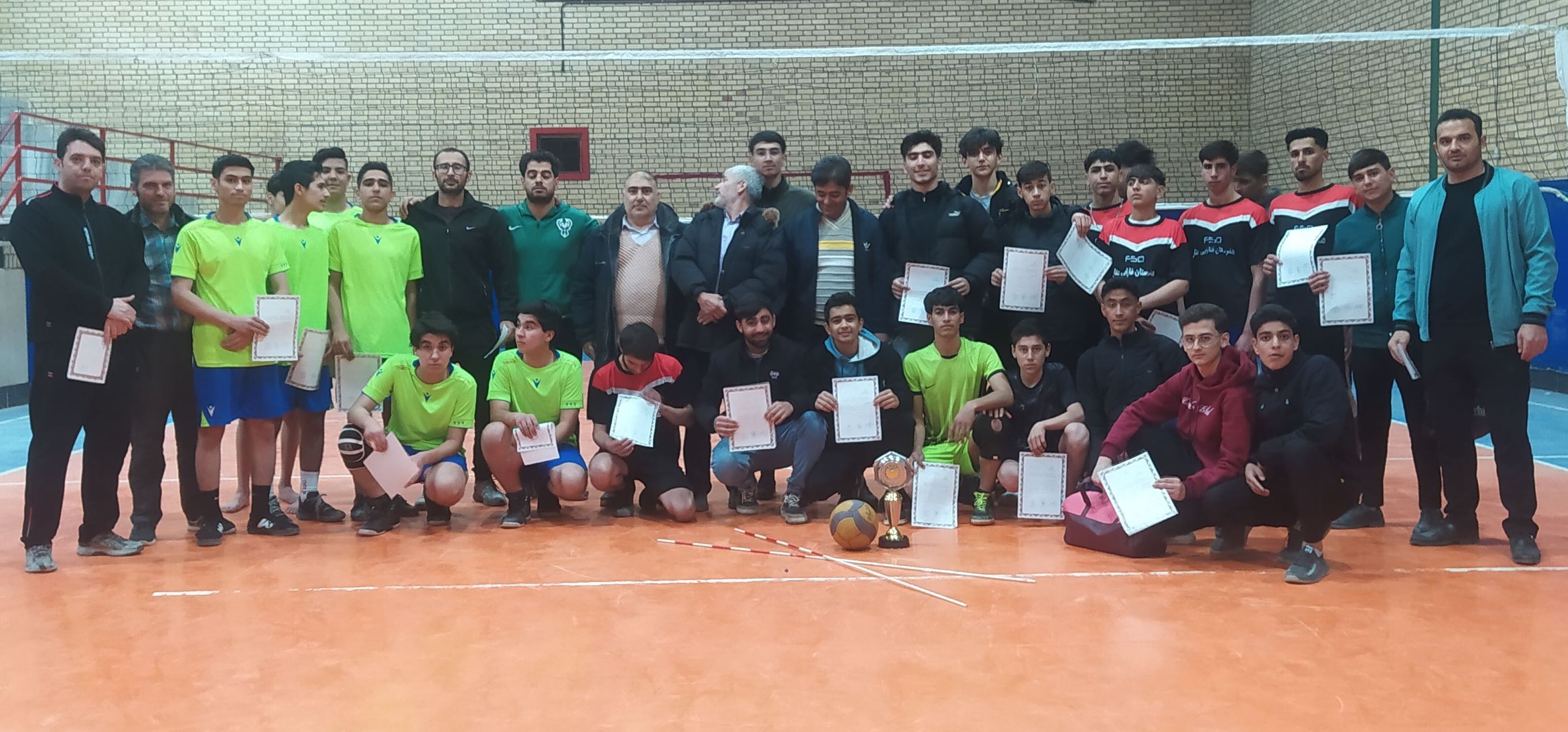مسابقات ورزشی موجب تقویت دوستی‌ها می‌شود