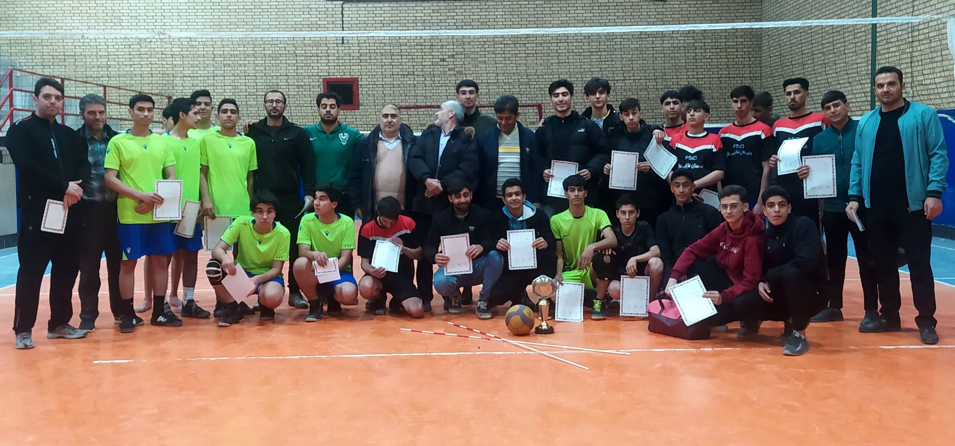 مسابقات ورزشی موجب تقویت دوستی‌ها می‌شود