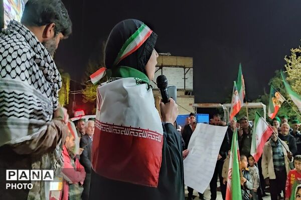 یک دنیا شاهد و مبهوت از حضور خیابانی مردم شهر بار