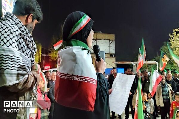 یک دنیا شاهد و مبهوت از حضور خیابانی مردم شهر بار
