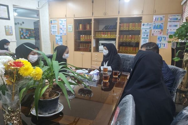 بازدید از وضعیت بهداشت و پایگاه‌های تغذیه سالم مدارس پاکدشت 