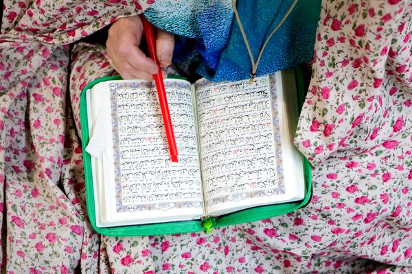 اعتکاف مادر و دختری در مسجد مقدس جمکران
