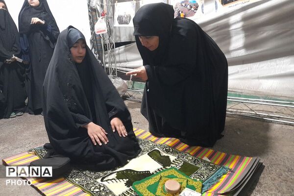 صحیح خوانی و باز خوانی احکام در موکب شمیم میدان امام خامنه‌ای شهرستان قدس 