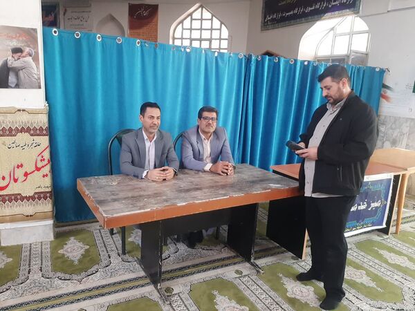 حضور دانش‌آموزان و برپایی میز خدمت در نماز جمعه این هفته آشخانه 