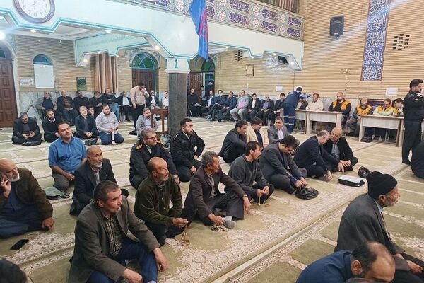 برپایی میزخدمت باحضور مسئولان و نمایندگان قوای مجریه و مقننه در بخش خاوران شهرستان ری