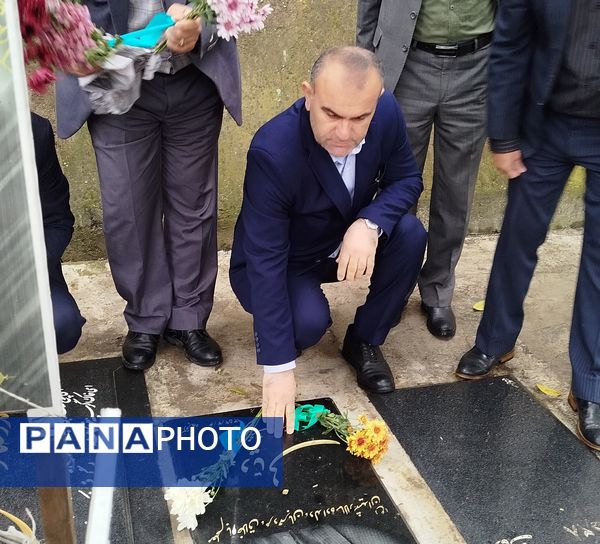 غباروبی از مزار شهدای فرهنگی به‌مناسبت هفته گرامیداشت معلم