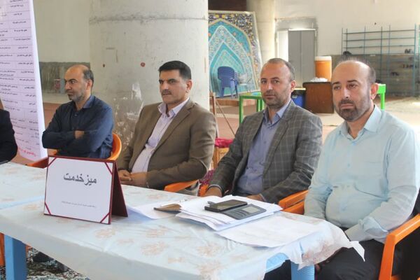 برپایی میز خدمت به مناسبت هفته دولت در گلوگاه 