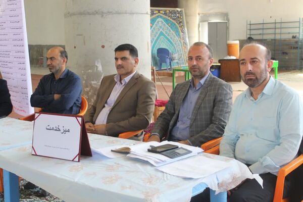 برپایی میز خدمت به مناسبت هفته دولت در گلوگاه 