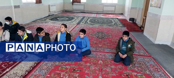 آماده‌سازی دانش‌آموزان دبیرستان مرحوم اسماعیلی برای مسابقات اذان