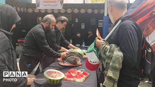  موکب کانون بسیج فرهنگیان منطقه ۱۰ در روز تشییع قائد شهید