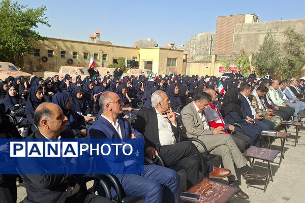 زنگ آغاز سال تحصیلی جدید در مدارس نواخته شد