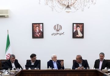 عارف: دولت هیچ تصمیمی بر خلاف منافع عشایر نمی‌گیرد