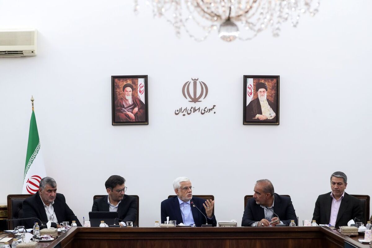 عارف: دولت هیچ تصمیمی بر خلاف منافع عشایر نمی‌گیرد