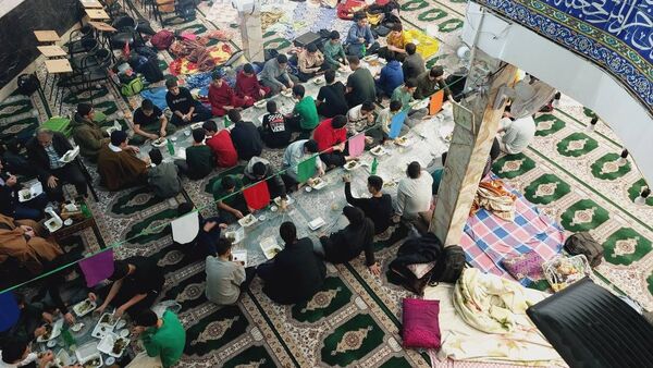 اعتکاف دانش‌آموزی در مسجد زینب کبری (س) تهران