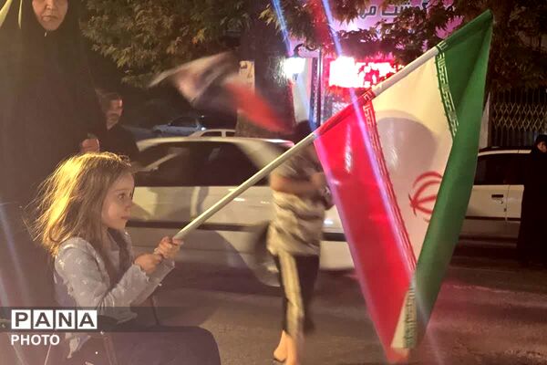 بیعت مردم در شب عید غدیروشعار ایستادگی در مسیر آرمان‌های انقلاب
