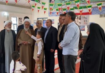 اقامه نماز جماعت در مدارس، گامی در مسیر تربیت معنوی دانش‌آموزان است