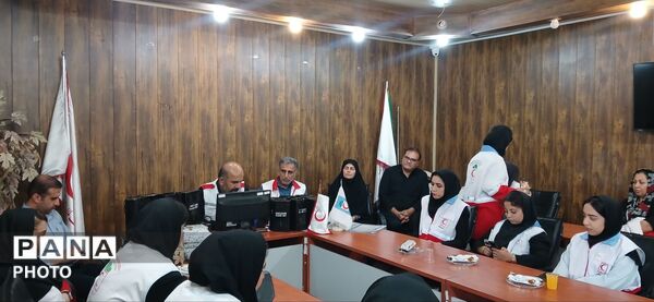 تجلیل و تقدیر از نوجوان هلال احمر ساوجبلاغ
