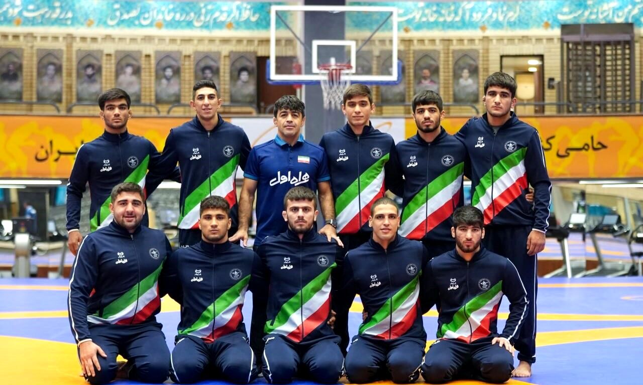 فرنگی‌کاران پسر ایران بر بام آسیا ایستادند