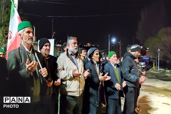 حضور در تجمعات خیابانی یعنی هیات من الذله در برابر دشمن زورگو و دروغگو