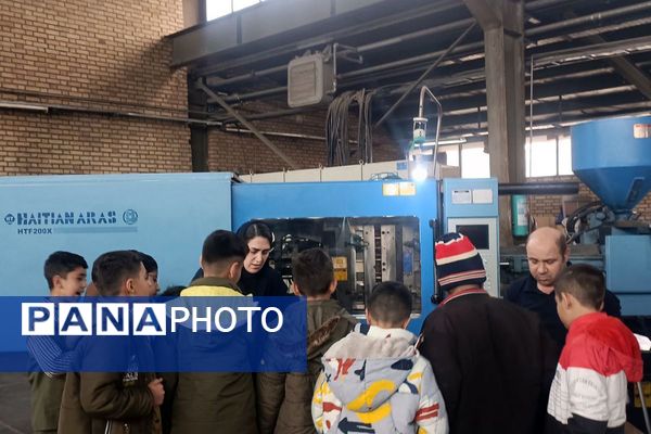 علم در صحنه عمل؛ گردش علمی دانش‌آموزان باقرالعلوم در کارخانه کیان صفا
