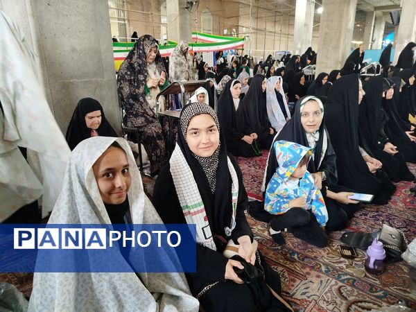 برگزاری نماز جمعه در آغاز هفته بسیج دانش آموزی با حضور دانش آموزان بسیجی نیشابور