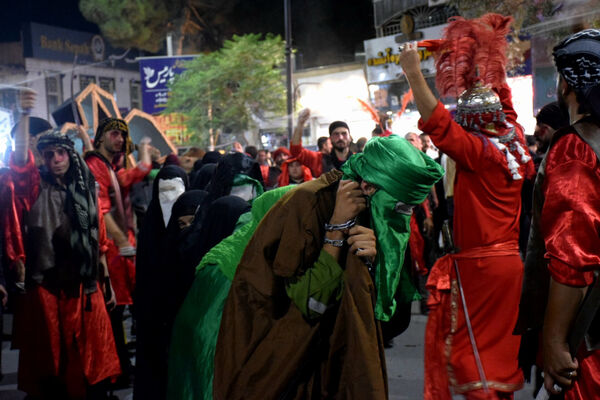 کاروان نمادین اسرای کربلا به مناسبت شهادت حضرت رقیه(س) در تربت‌حیدریه