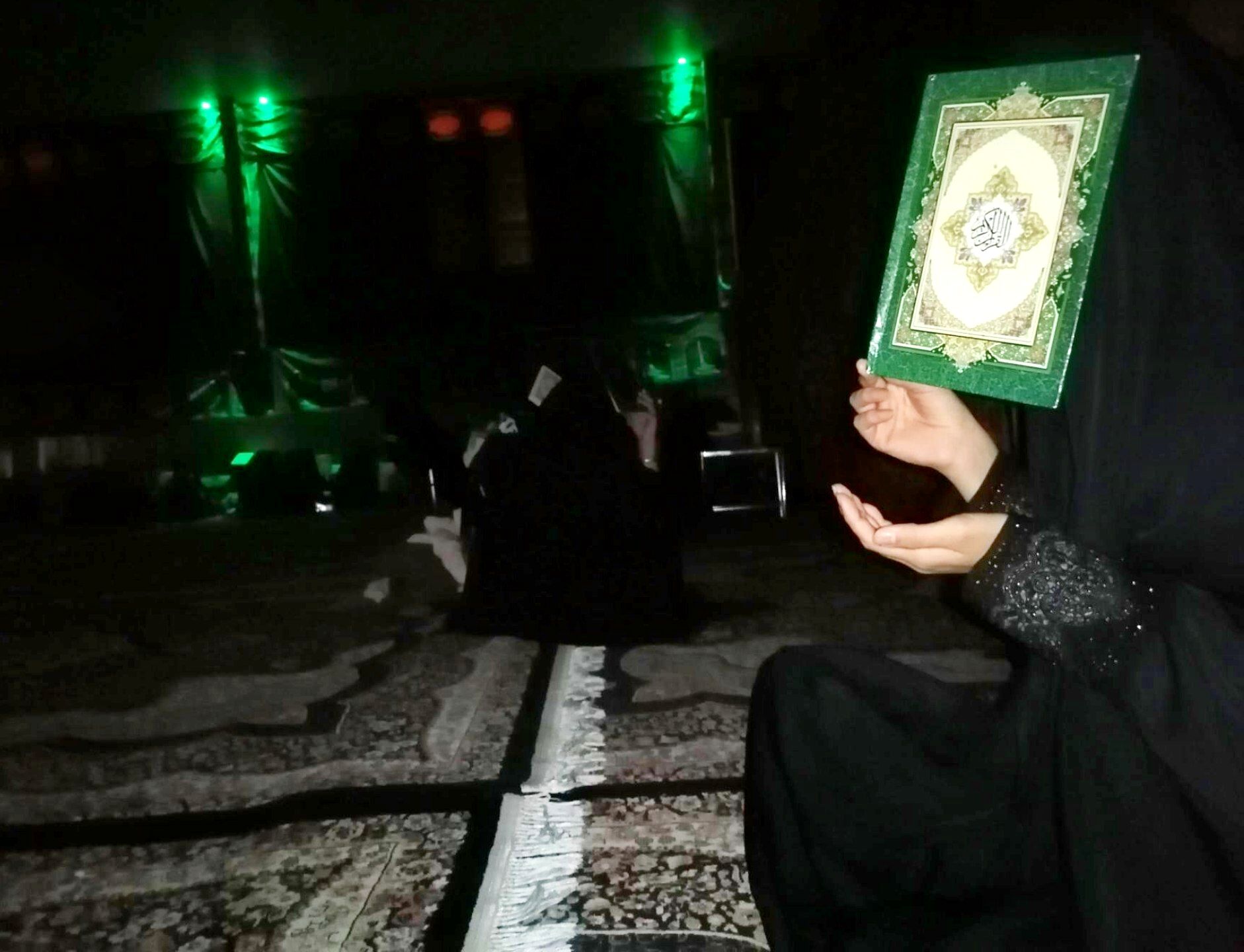 طنین فراز قرآن به سر در سومین شب از لیالی قدر