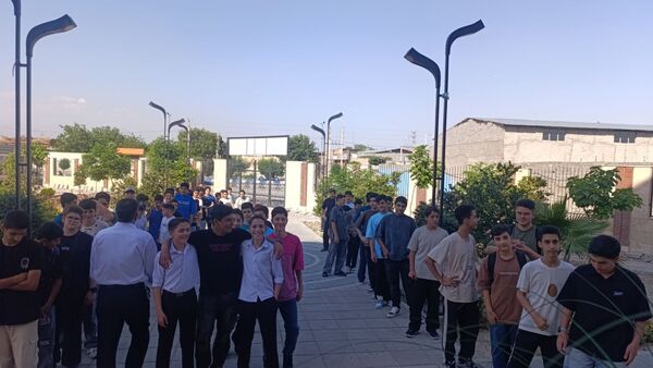 تجلیل‌ از دانش آموزان برتر دبیرستان پسرانه آوینی ۲ در سرای مهر و ادب 