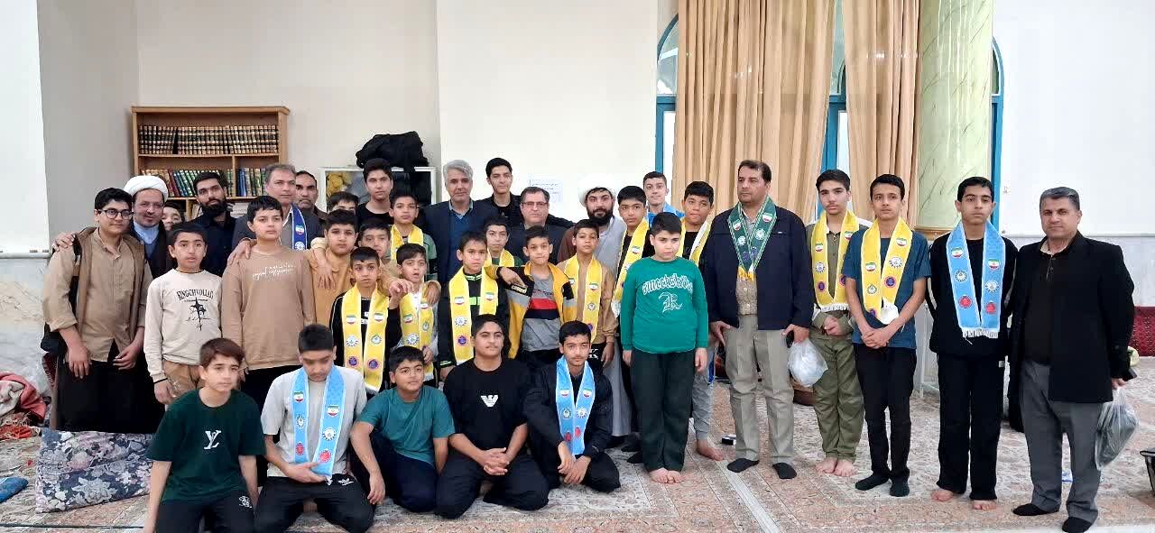 حضور مدیر آموزش و پرورش کاشمر در جمع معتکفین مسجد جامع کاشمر