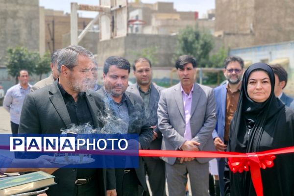 آیین افتتاح زمین چمن مصنوعی در قرچک