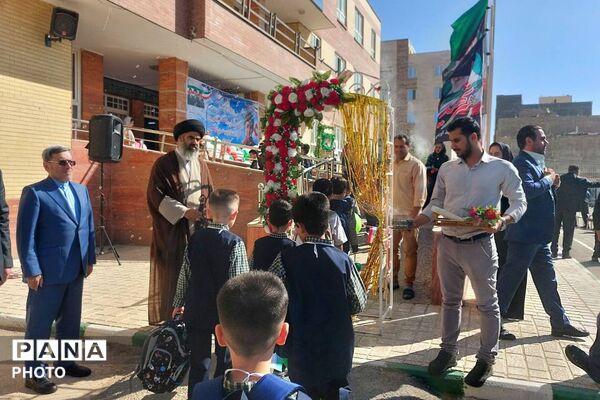 زنگ مقاومت؛ آغاز سال تحصیلی با یاد شهدا