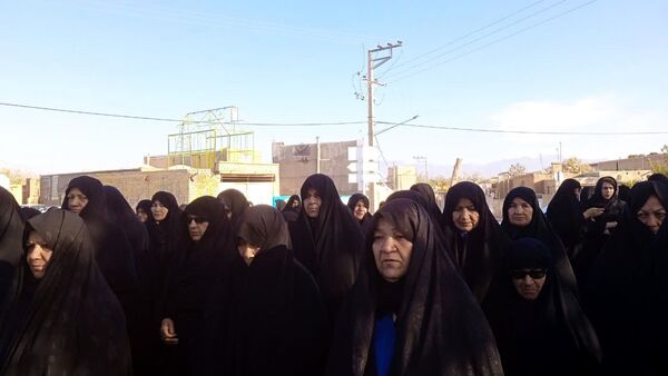 تشییع پیکر و خاکسپاری پدر شهید عجمی فدافن در گلزار شهدای روستای فدافن