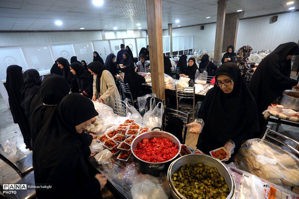 بازدید رئیس دانشگاه فرهنگیان از موکب‌های پذیرای زائرین