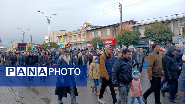 راهپیمایی مردم فریدونکنار در یوم الله 22 بهمن