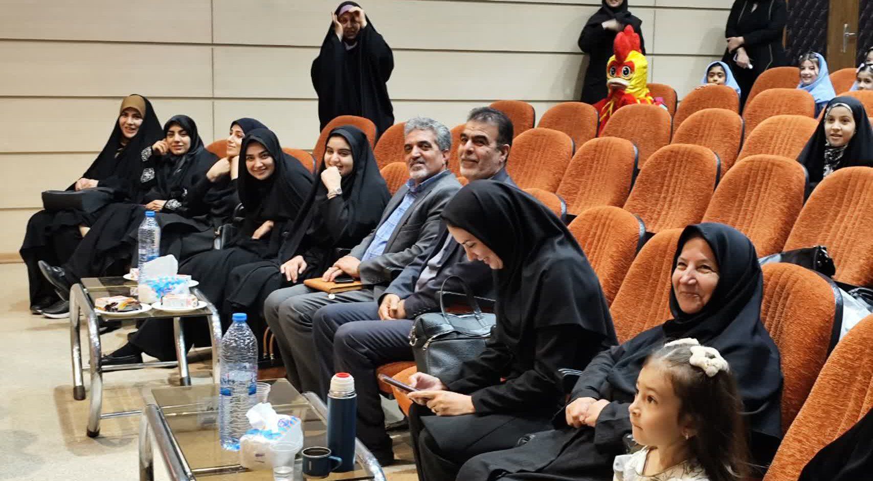 جشن الفبای پایان سال کلاس اولی‌های دبستان نوید ۲ 