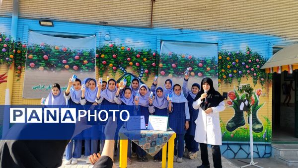 جلسه آموزشی کمپین پیشگیری از پوکی استخوان در مدرسه شاهد خیر سجادی 