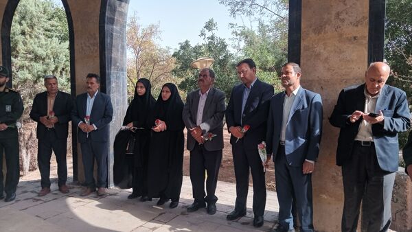 آیین غبار روبی مزار شهدای گمنام شهر رباط‌سنگ