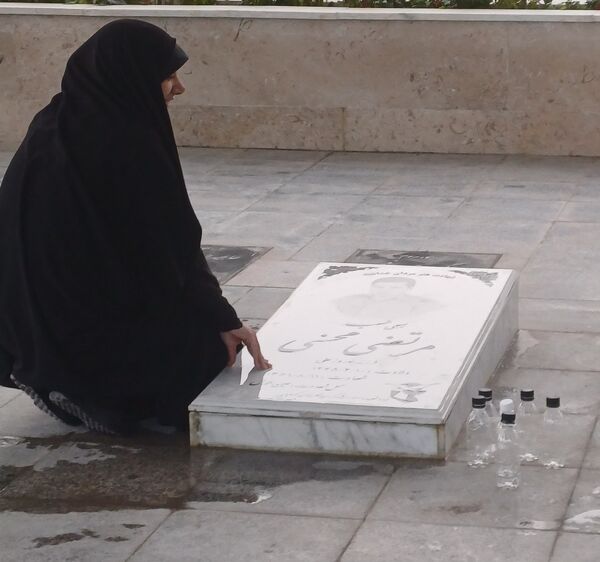 آیین غبارروبی و عطر افشانی قبور مطهر شهدای والامقام شهر کوهپایه