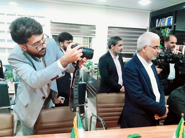 بازدید معاون وزیر و رئیس مرکز اطلاع رسانی و روابط عمومی وزارت آموزش و پرورش از مدرسه ماندگار سعادت بوشهر