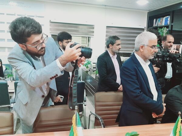 بازدید معاون وزیر و رئیس مرکز اطلاع رسانی و روابط عمومی وزارت آموزش و پرورش از مدرسه ماندگار سعادت بوشهر