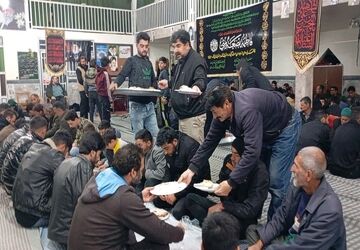 ضیافت افطاری همراه با نماز جماعت مغرب و عشاء در مسجد جامع شهر بار 