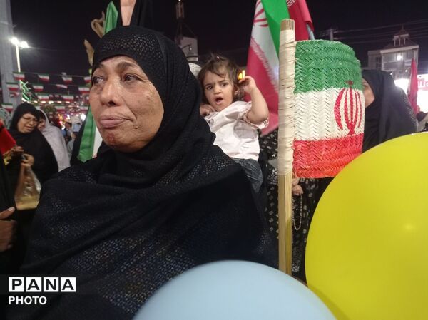 برنامه‌های ویژه میلاد پیامبر اکرم(ص) و هفته وحدت در میدان شهدای میناب