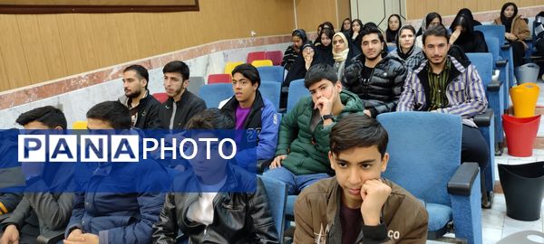 برگزاری همایش رتبه آفرینان برتر مؤسسه کاج در کانون سمیه شیروان