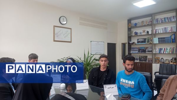 اولین نشست نمایندگان مجلس دانش‌آموزی آذربایجان شرقی با معاون پرورشی و فرهنگی استان