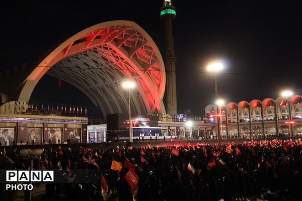طنینِ حماسه و اندوه در مصلی؛ میزبانیِ دارالشهدای تهران از زائرانِ رهبر شهید